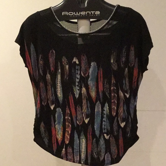 Vanilla Sugar Tops - Like New Vanilla Sugar Tee w/ Netted Neckline